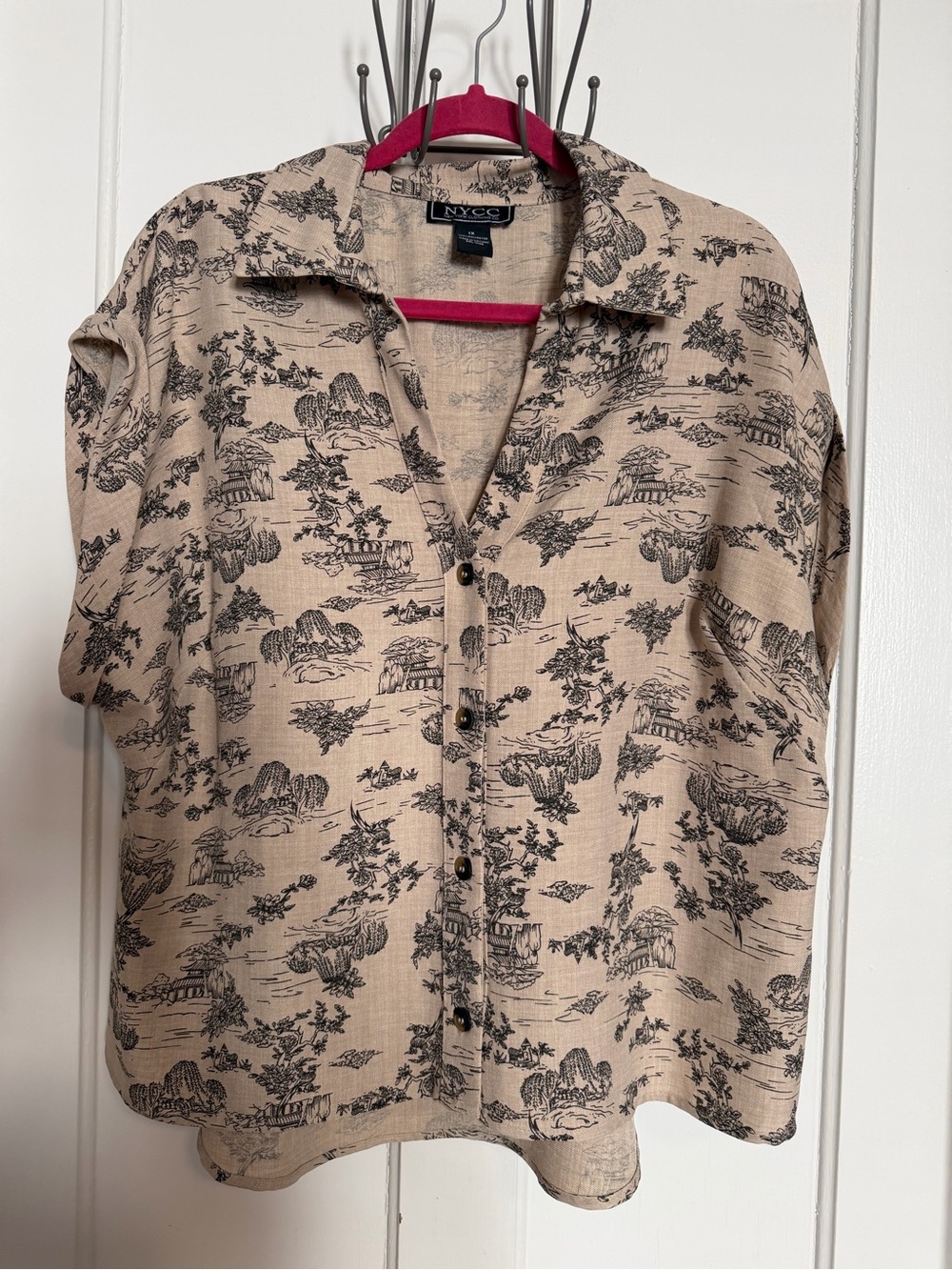 NYCC Size 1X Tan Button-Up short cap Sleeve Shirt with Black Scenic Print